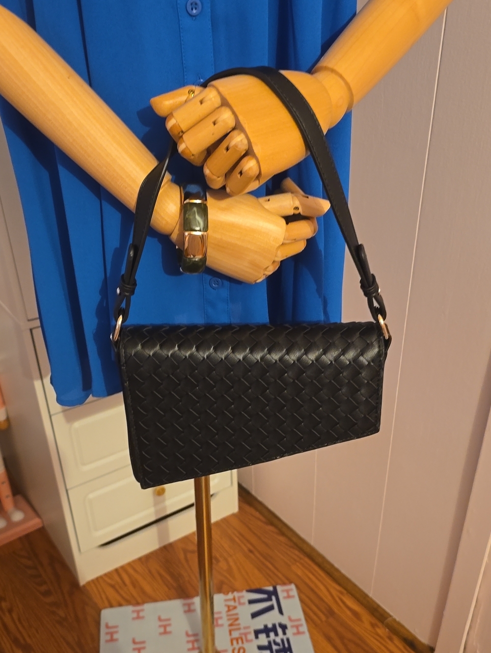 Purse - Picture 2 of 4